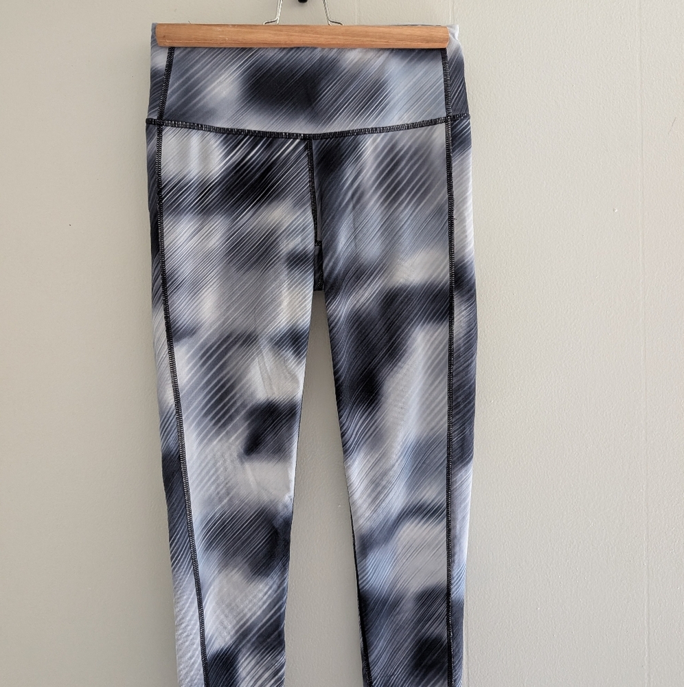 Athleta Chaturanga Leggings - Picture 3 of 8